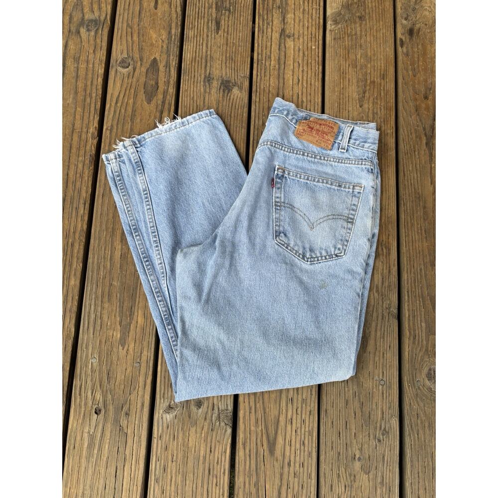 Vintage Levis 550 Relaxed Fit Jeans Size 36x30 Light Wash Denim Blue